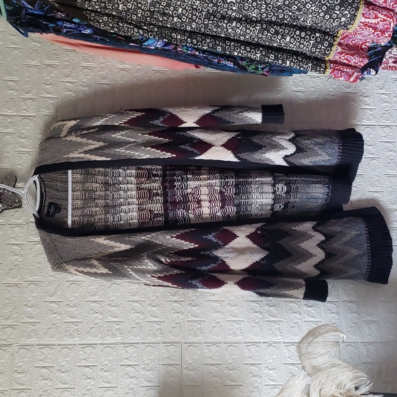 American Eagle Outfitters Sweaters - American eagle long open cardigan